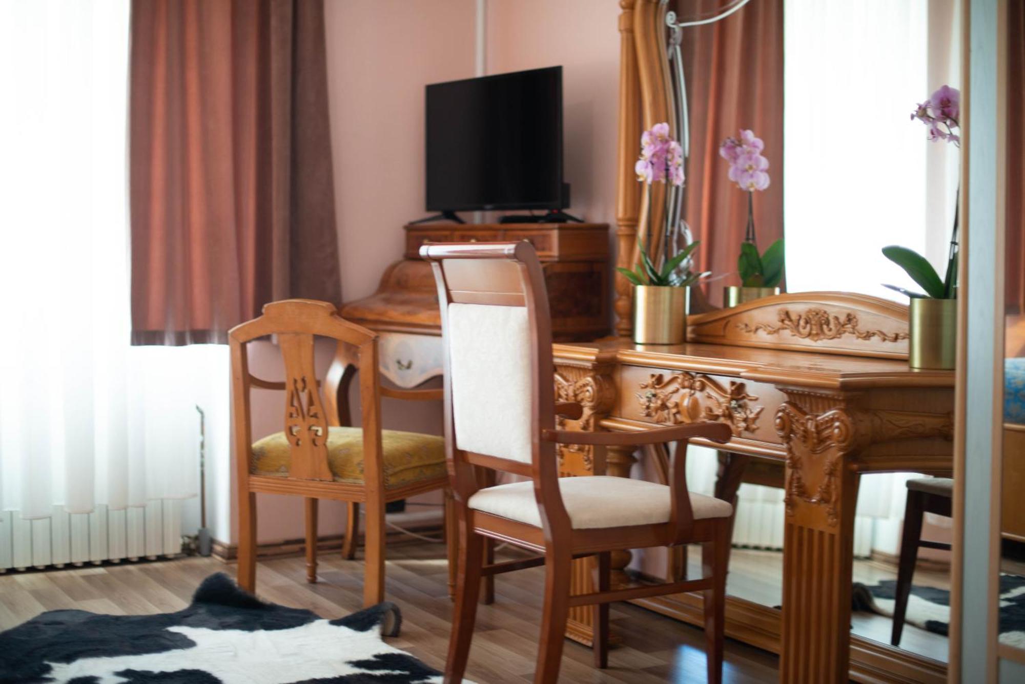 Giovanna Boutique Rooms & Pool พูลา ภายนอก รูปภาพ