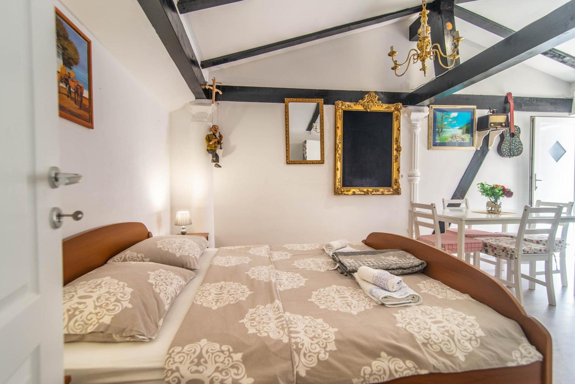 Giovanna Boutique Rooms & Pool พูลา ภายนอก รูปภาพ