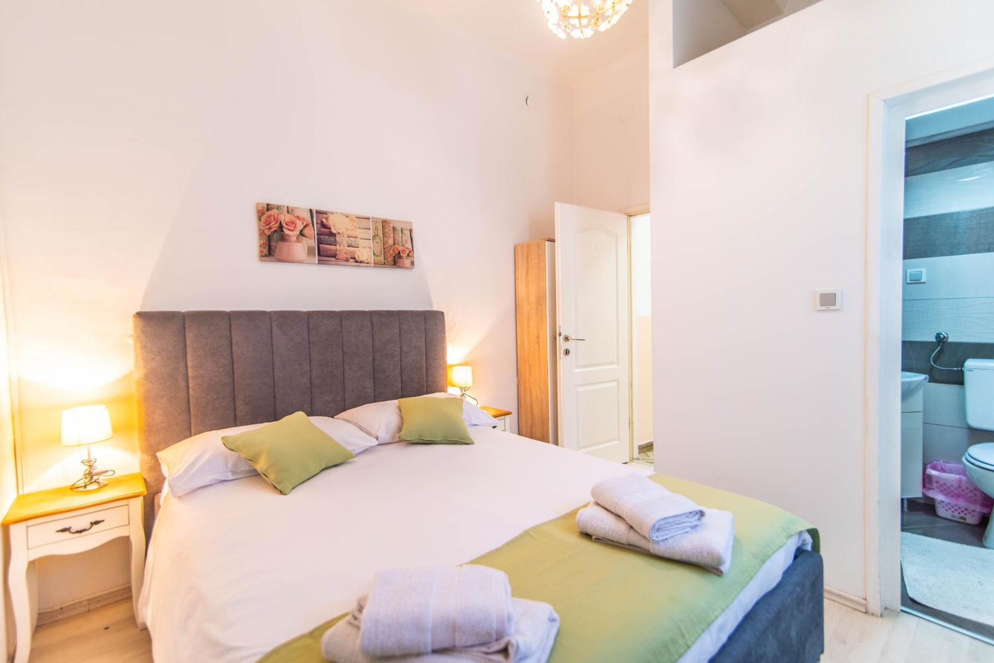 Giovanna Boutique Rooms & Pool พูลา ภายนอก รูปภาพ