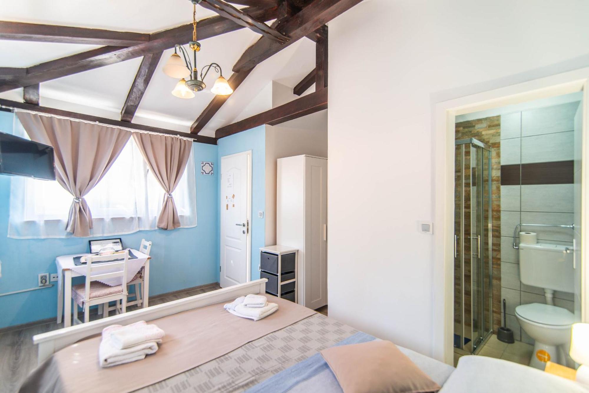 Giovanna Boutique Rooms & Pool พูลา ภายนอก รูปภาพ