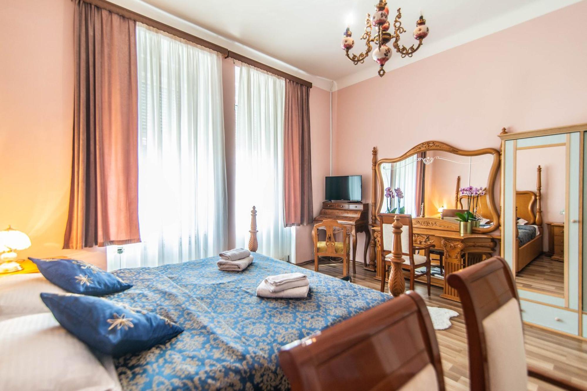 Giovanna Boutique Rooms & Pool พูลา ภายนอก รูปภาพ