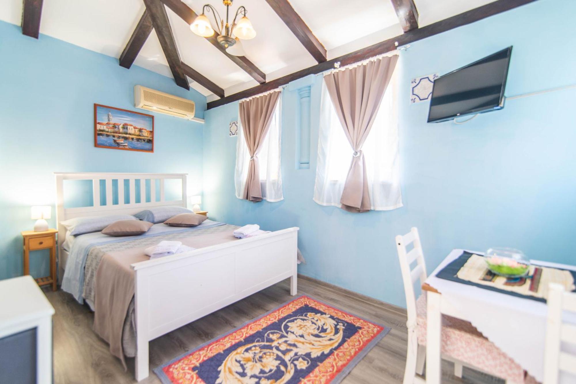 Giovanna Boutique Rooms & Pool พูลา ภายนอก รูปภาพ