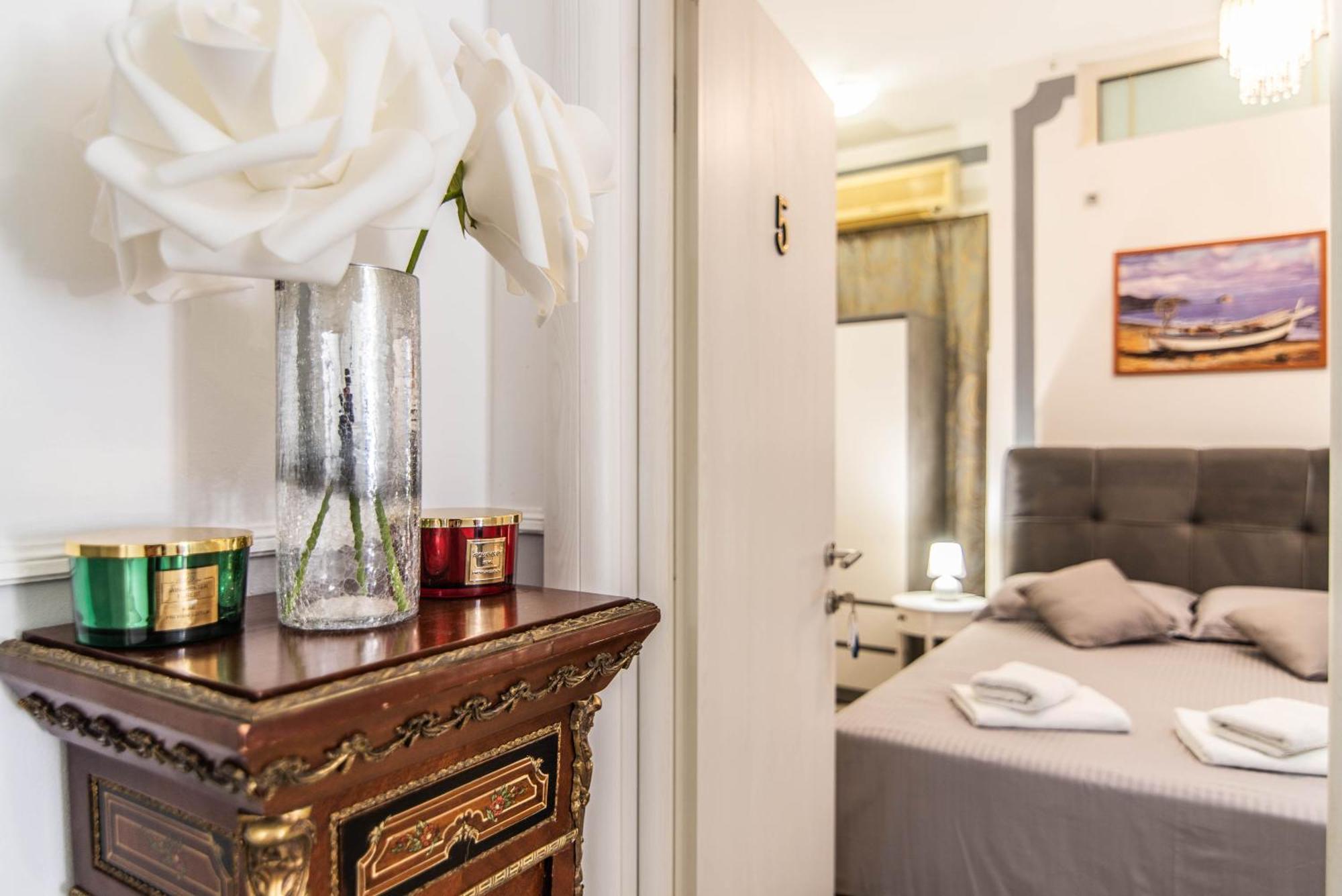 Giovanna Boutique Rooms & Pool พูลา ภายนอก รูปภาพ