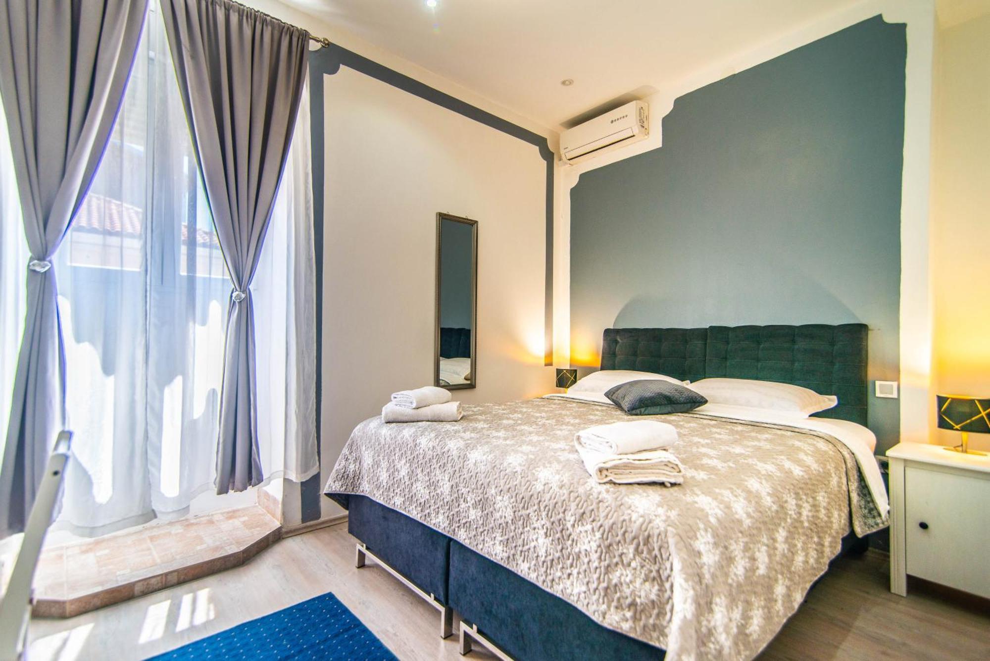 Giovanna Boutique Rooms & Pool พูลา ภายนอก รูปภาพ